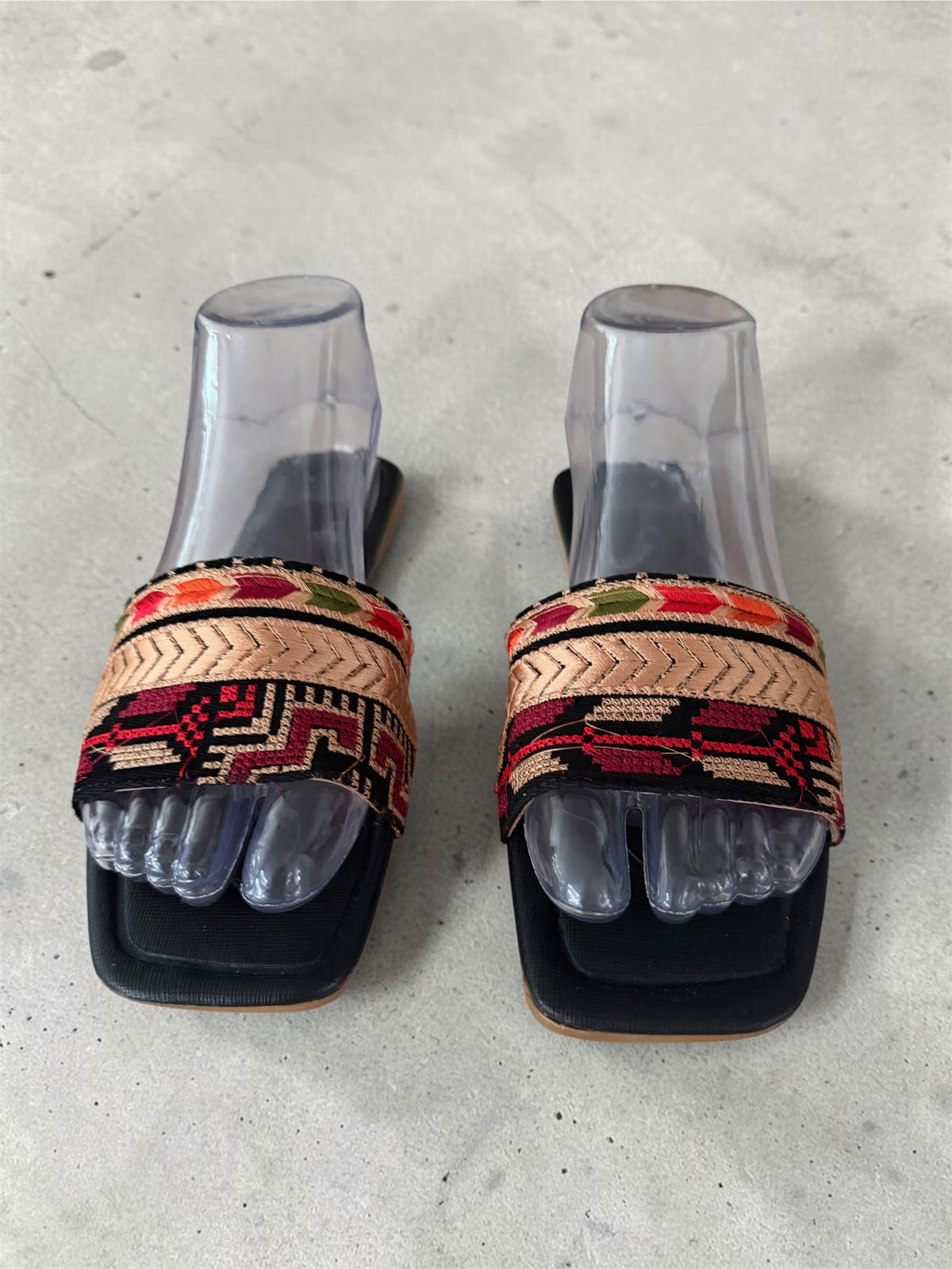 Tatreez Slippers 7.5