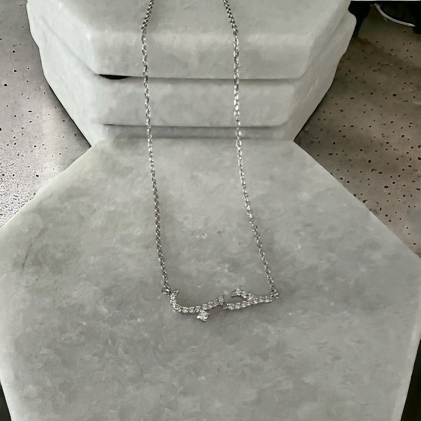 Hob silver necklace