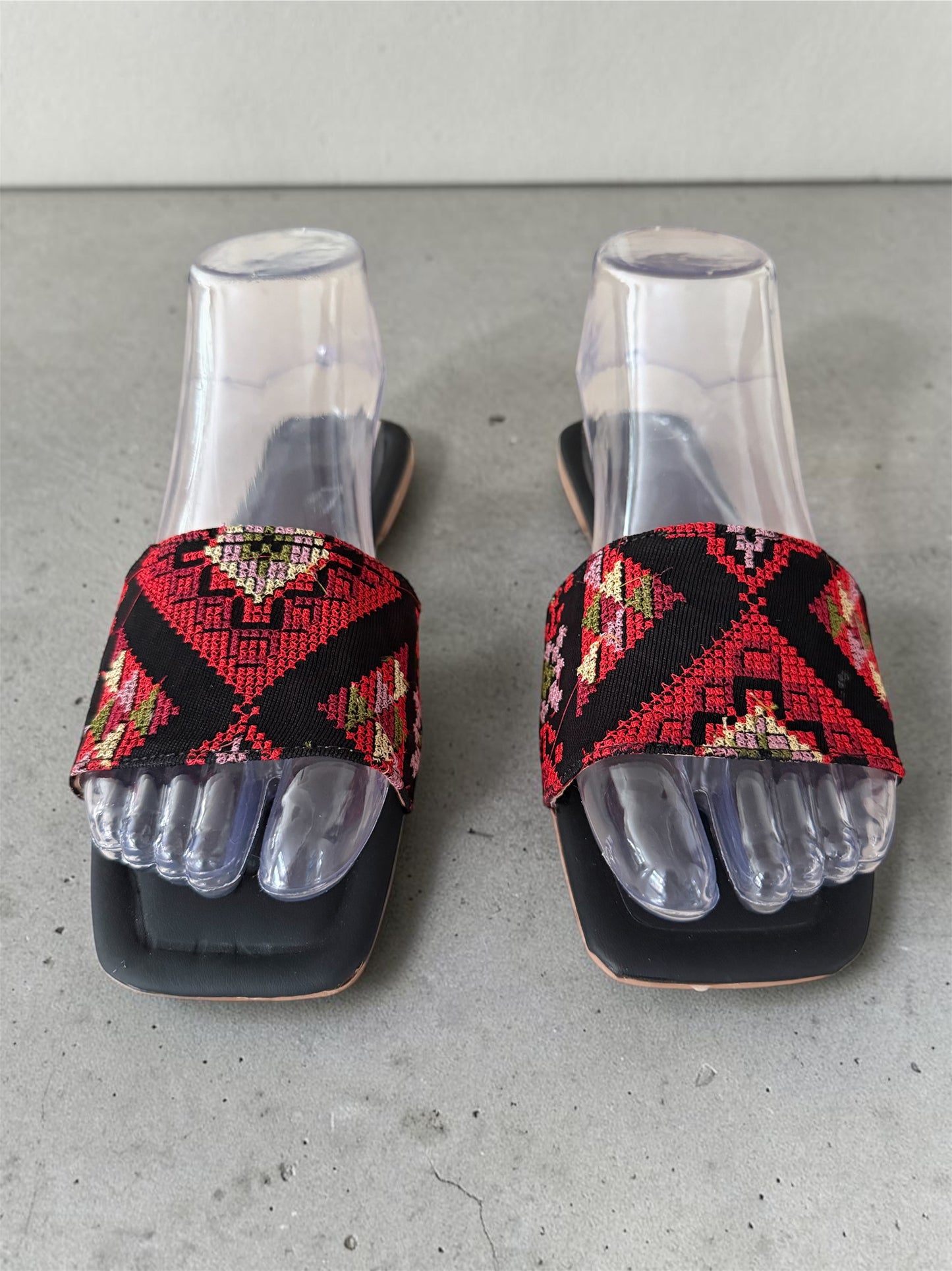Tatreez Slippers US 6.5