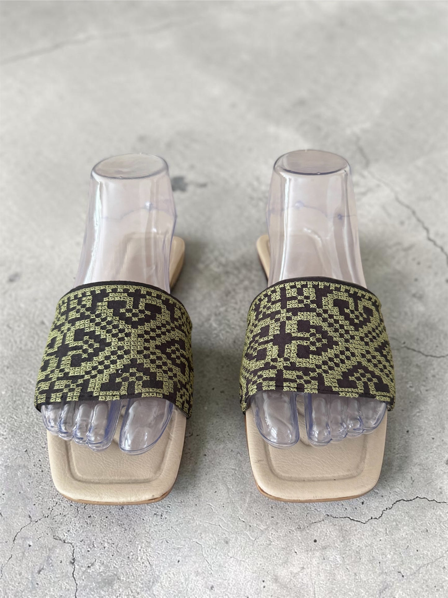 Tatreez Slippers US 6.5