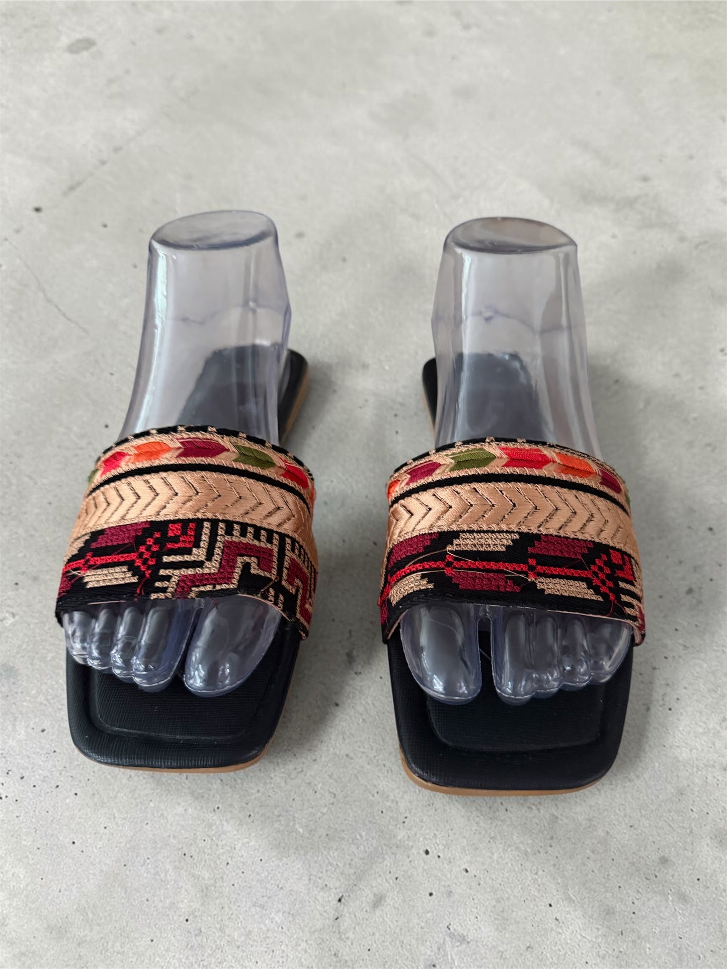 Tatreez Slippers 7.5