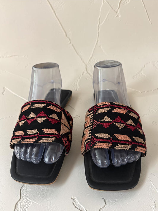 Tatreez Slippers 8.5