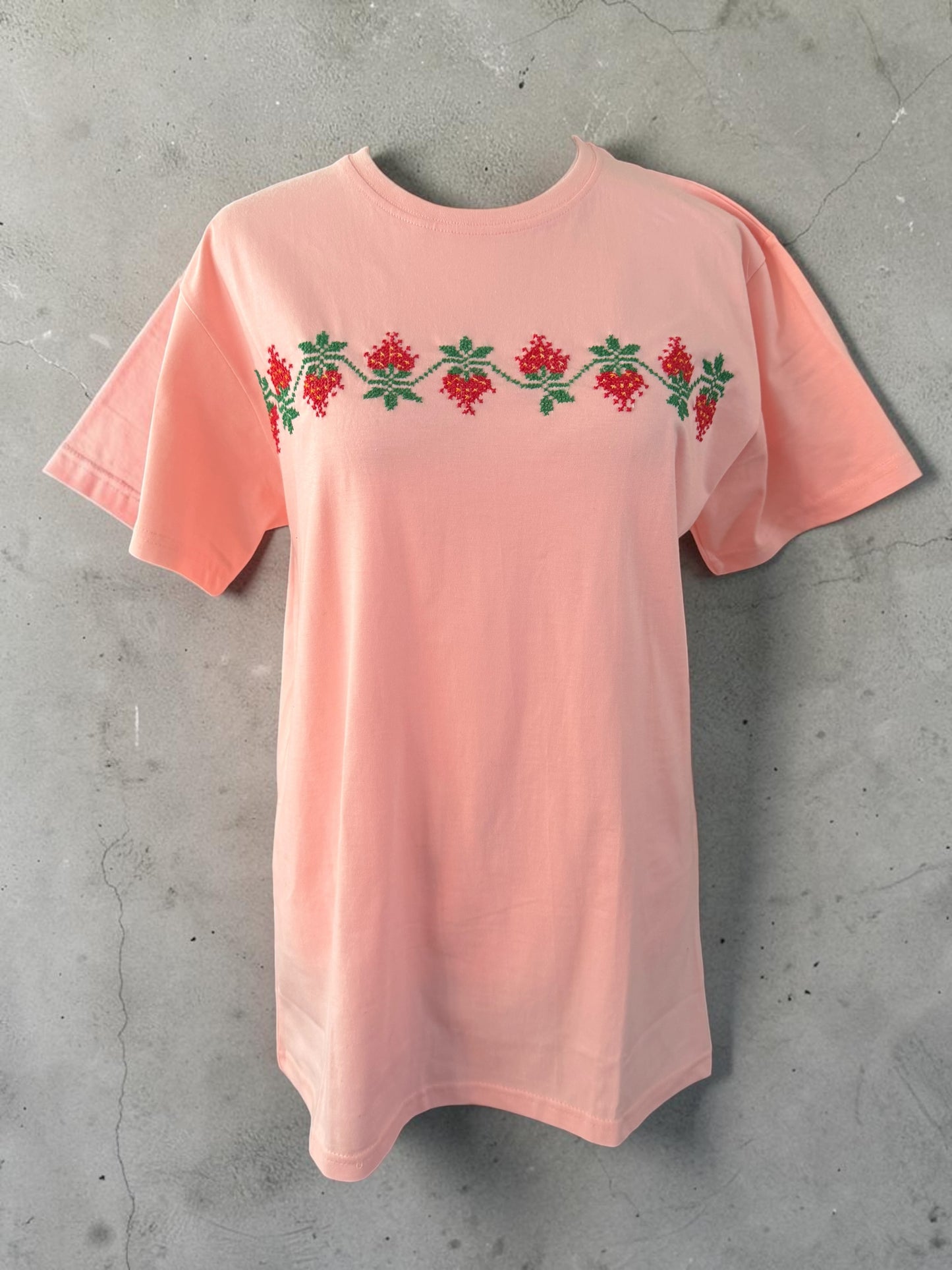 Tatreez T-Shirt Berries