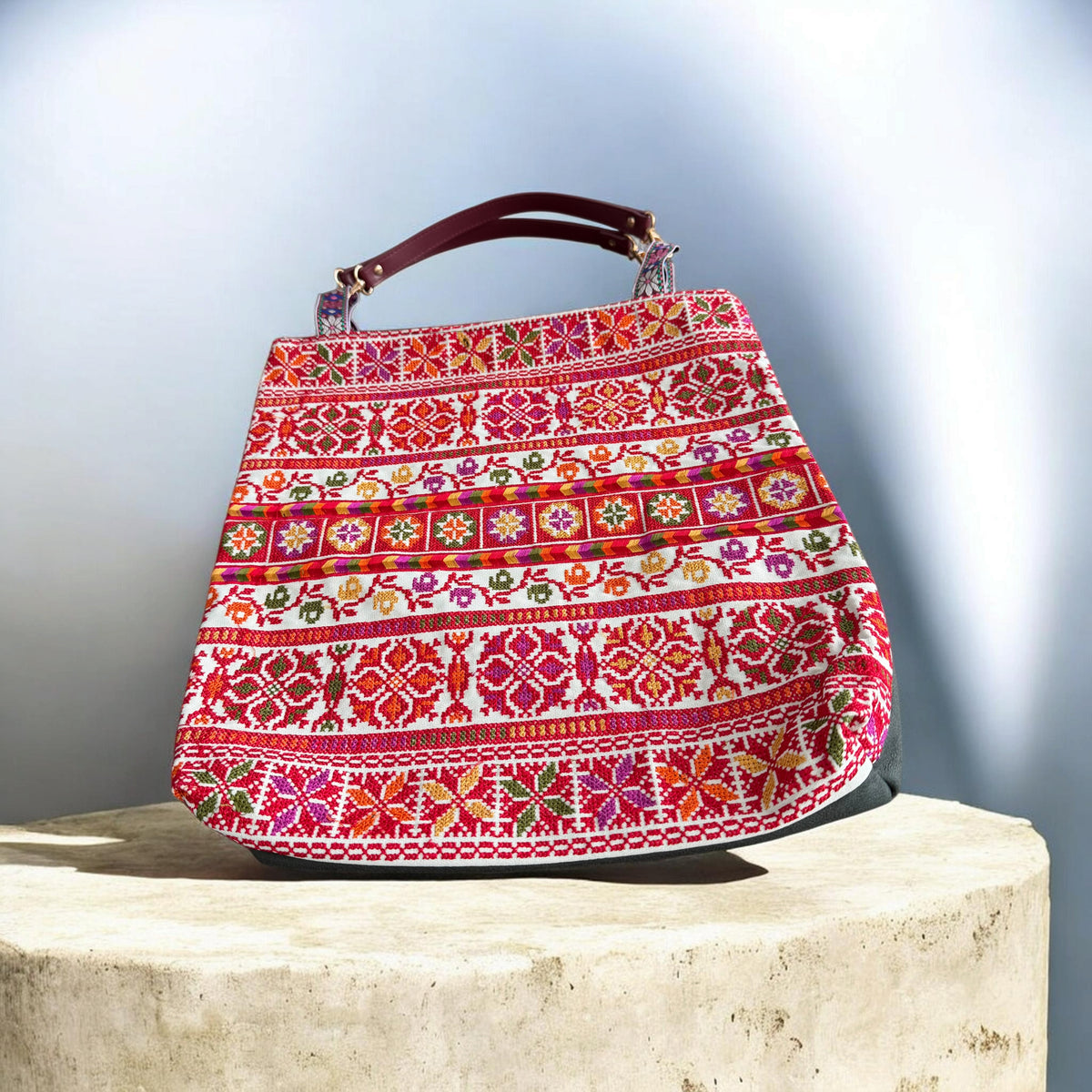 Juzdan  Tote